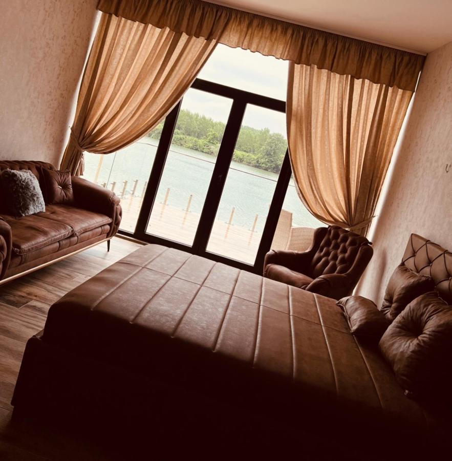Apartmani Tiske Noci Becej Экстерьер фото